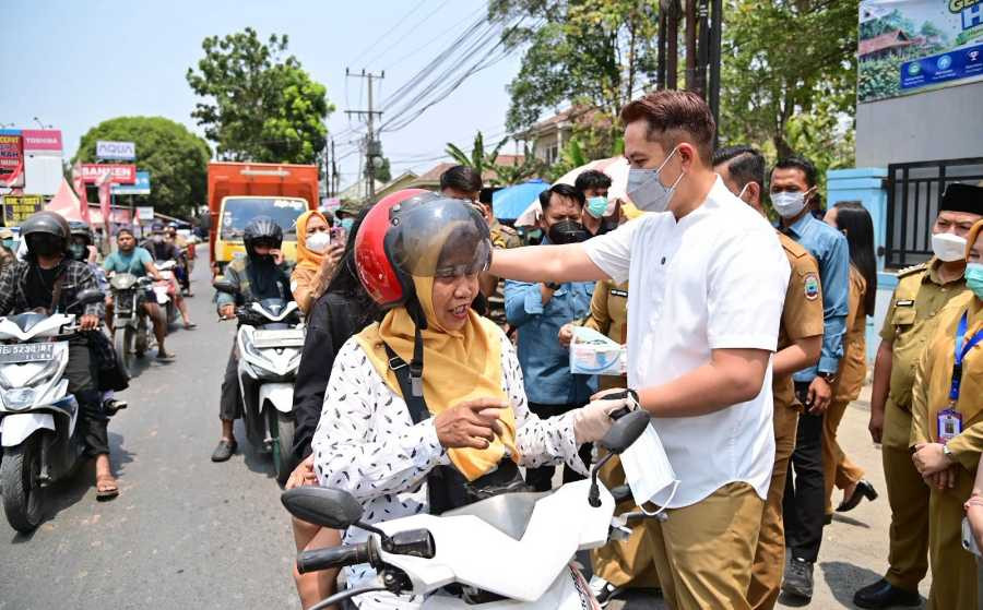 Turun Langsung Pastikan Warga Tetap Aman, Bupati Egi Siagakan Layanan Kesehatan Hadapi Dampak Erupsi Anak Krakatau IMG-20260907-WA0023.jpg