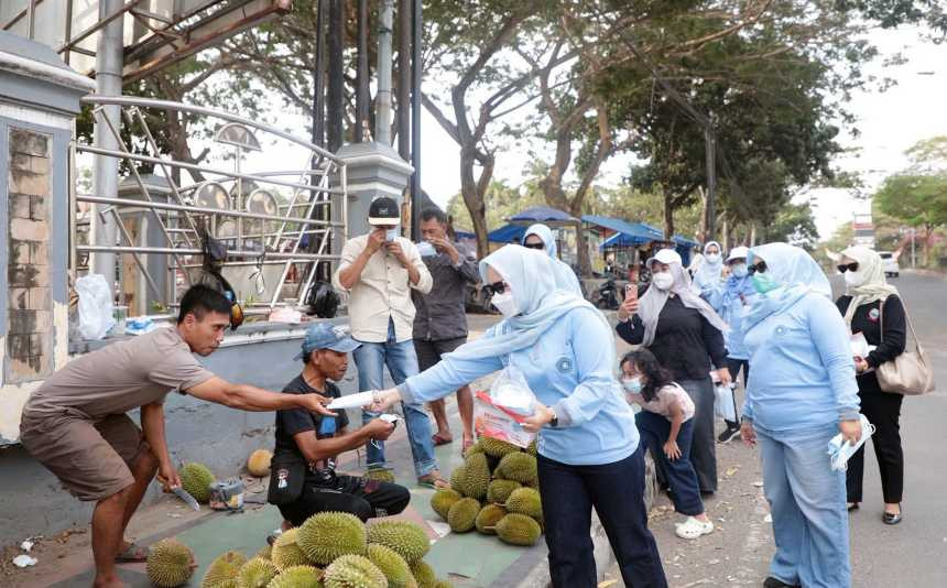 TP PKK Lampung Selatan Bagikan Masker Gratis, Dorong Warga Perkuat Perlindungan Dari Abu Vulkanik Anak Krakatau IMG-20260907-WA0025.jpg