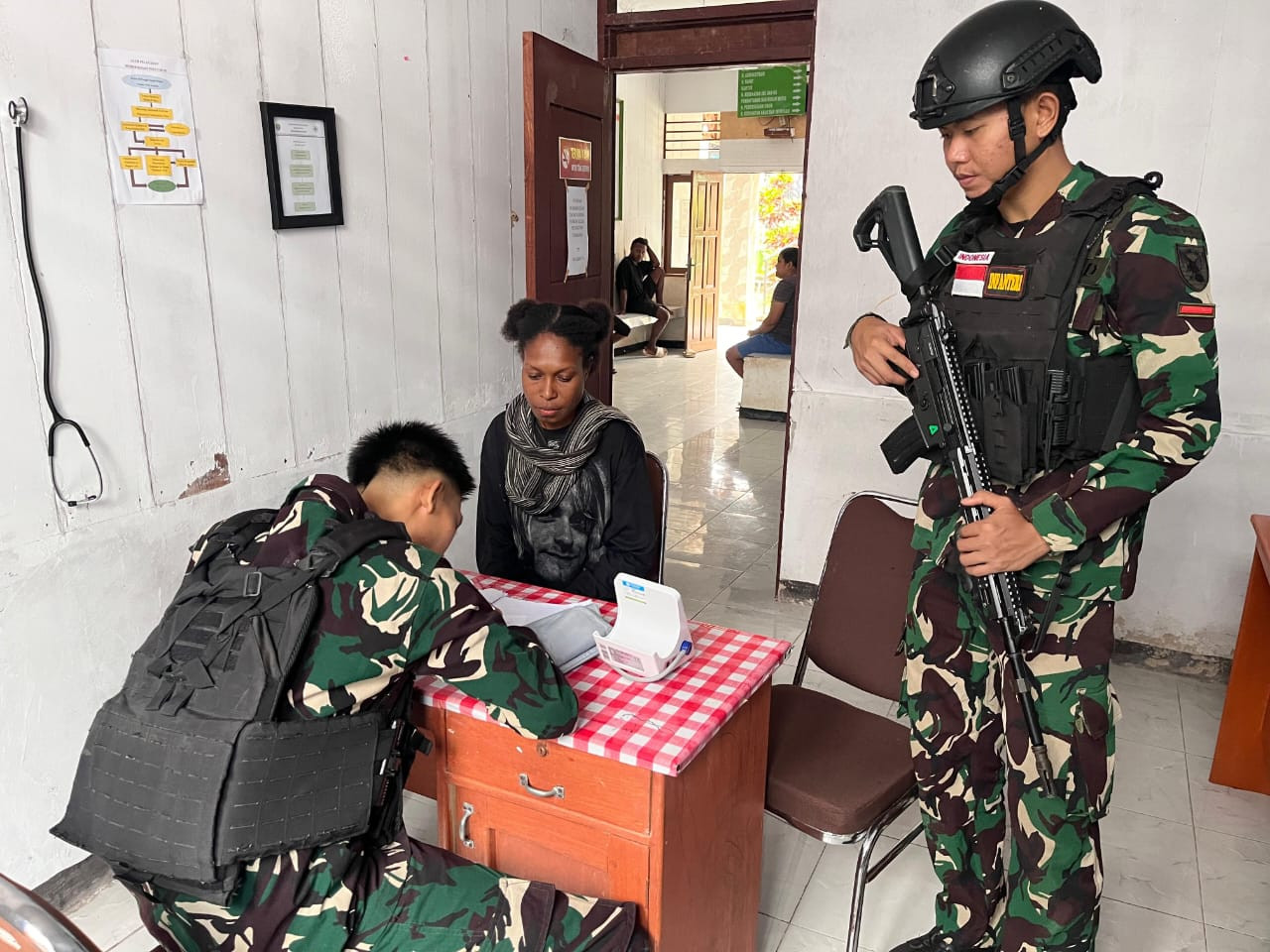 Satgas Pamtas RI Yonif 147/KGJ Pos Teluk Etna Bantu Pelayanan Kesehatan Kepada Masyarakat Distrik Teluk Etna IMG-20260921-WA0022.jpg