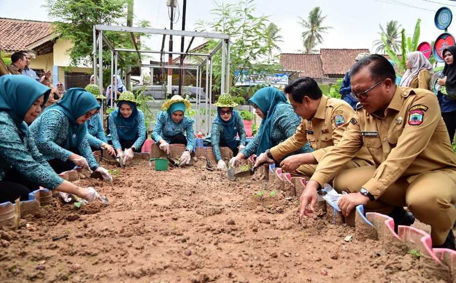 Teras HELAU Tuai Apresiasi Ketua TP PKK Provinsi Lampung, Bedah Rumah Terintegrasi Pekarangan Produktif Layak Dicontoh IMG-20261013-WA0022.jpg