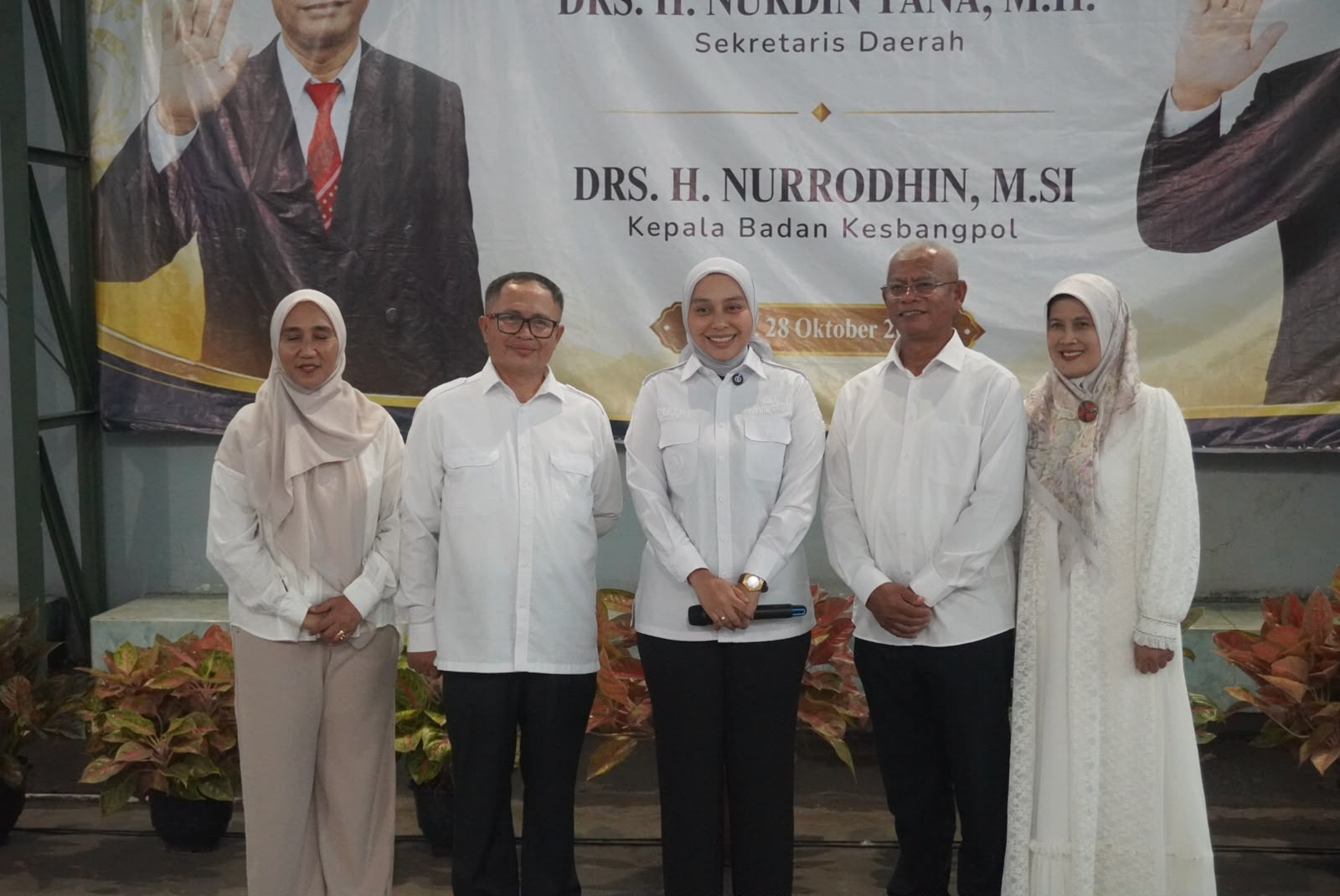 Bupati Garut Apresiasi Pengabdian Sekda dan Kepala Bakesbangpol Selama 35 Tahun IMG-20261029-WA0044.jpg