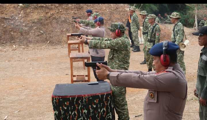 Kodim 0411/LT dan Batalyon B Pelopor Satuan Brimob Polda Lampung Gelar Latihan Menembak Bersama IMG-20261031-WA0020.jpg
