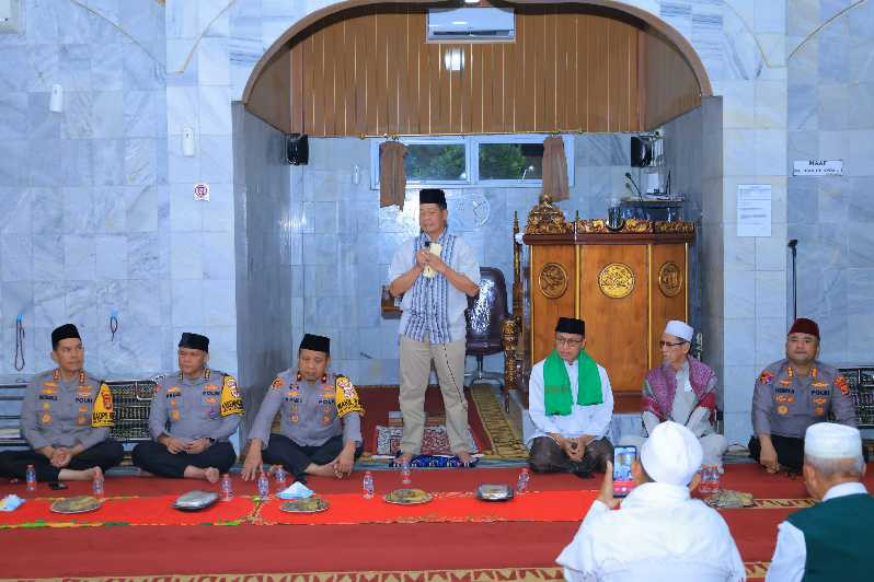 Kapolda Lampung Bersama Wakapolda Gelar Subuh Keliling di Masjid Al Barokah, Perkuat Silaturahmi dan Kepedulian Kamtibmas IMG-20261031-WA0022.jpg
