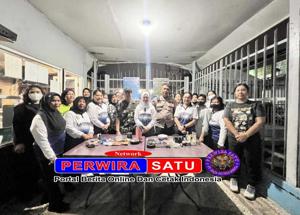 $rows[judul]