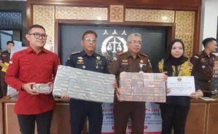 Kejari Lebak Eksekusi Uang Hasil Peredaran Rokok Ilegal Pasca Vonis Inkrah Senilai Rp1,3 Miliar