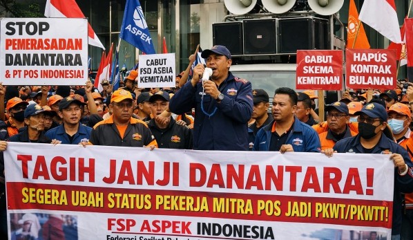 Aksi Buruh Pos Tagih Janji Danantara