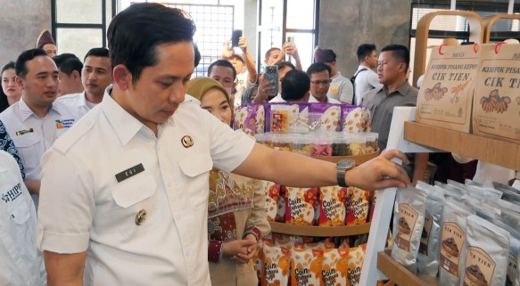 Bupati Egi Resmikan Cik Tien Oleh-oleh Lampung, Dorong Lampung Selatan Jadi Destinasi Singgah Berbasis UMKM
