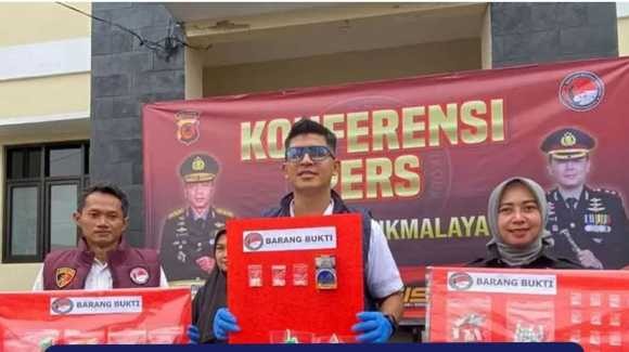 Terbongkar Pasangan Suami Istri Bisnis Sabu Bernilai Ratusan Juta