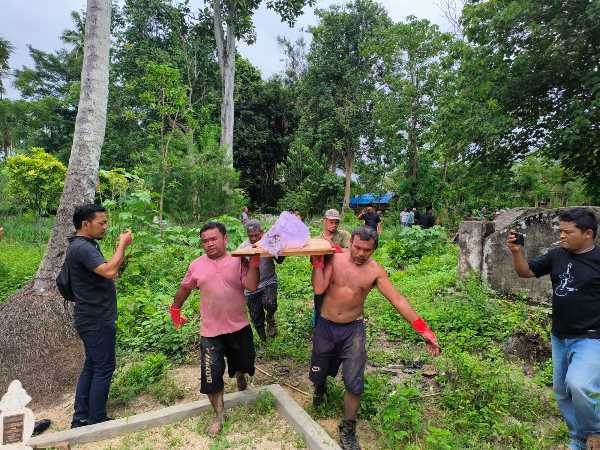 Sengketa Warisan Berujung Pilu, Dua Makam Pasutri di Madina Terpaksa Dibongkar Keluarga