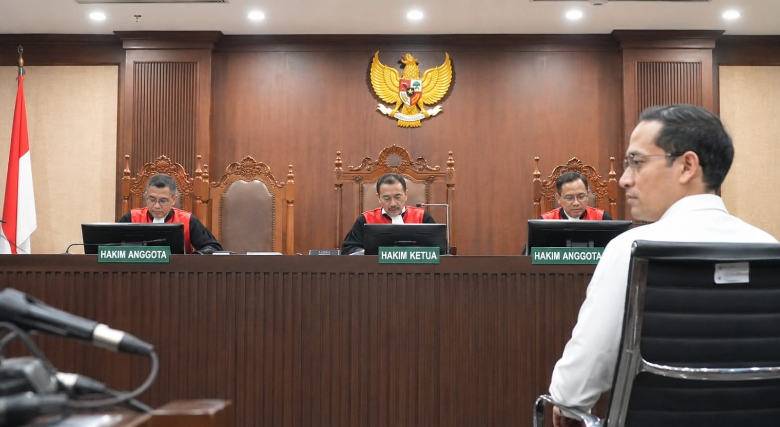 Pengalihan Tahanan Nadiem Diperdebatkan