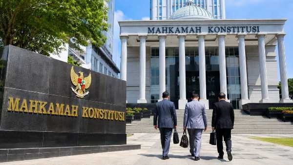 Kuasa Wabah dan Batas Kebebasan