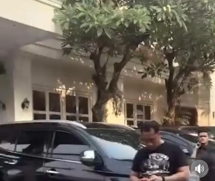 Polisi Geledah Cafe di Cipete, Temukan Brankas Berisi Valas Ditaksir Rp60 Miliar