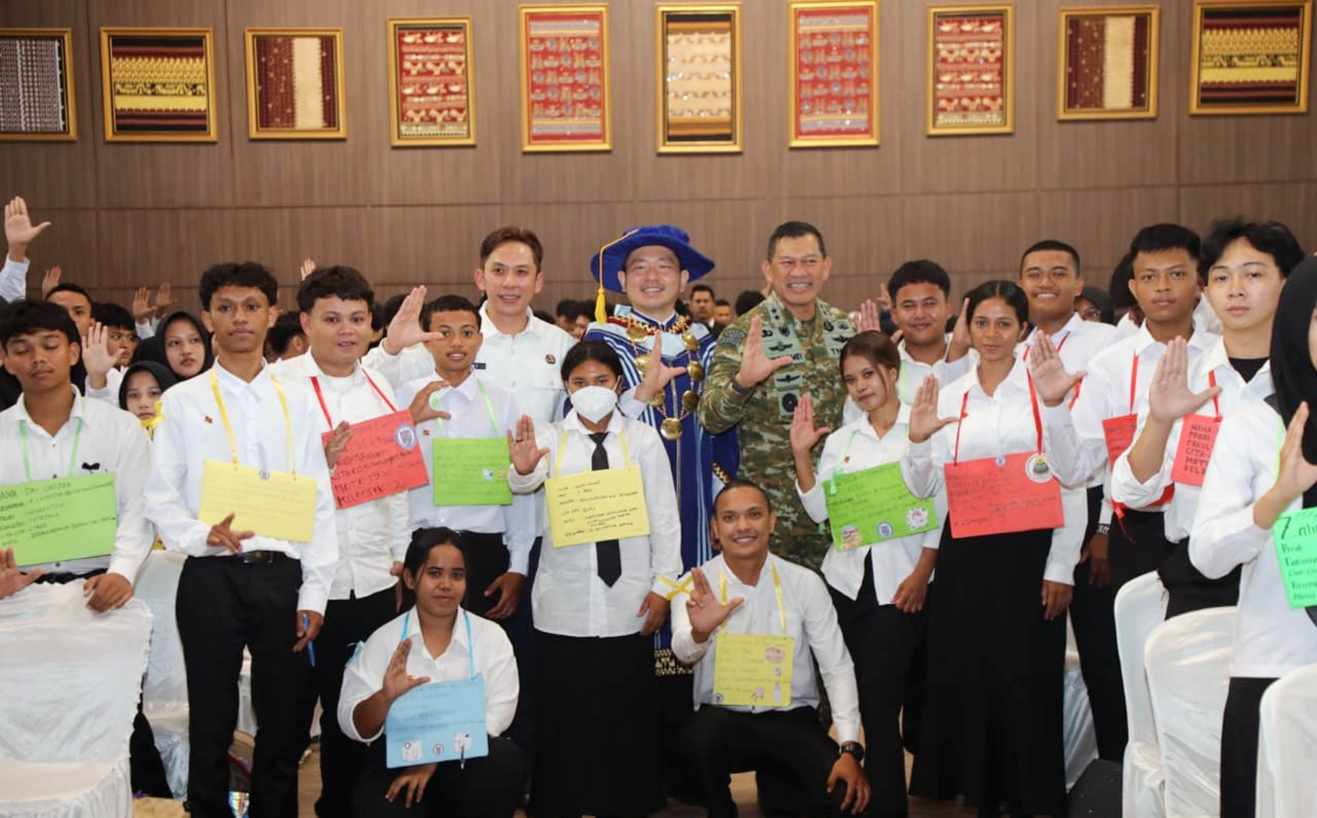 Menemukan “Daya Ungkit” Diri, Bupati Egi Buka Perspektif Mahasiswa Baru UIM Tentang Potensi dan Kekuatan IMG-20260916-WA0321.jpg