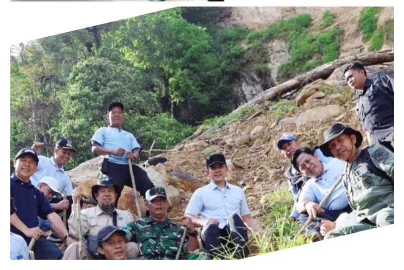 Bupati Egi Turun Langsung  Mininjau Lokasi Longsor Gunung Rajabasa Tanam Pohon Cegah Bencana Susulan