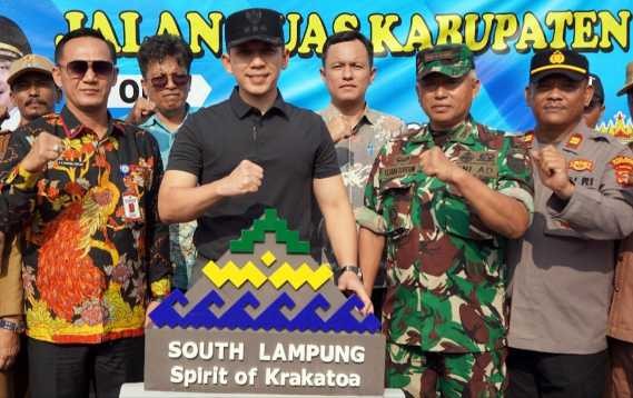 Jalan Mulus Ekonomi Tumbuh Bupati Egi Resmikan Akses Bumi Daya Trimomukti