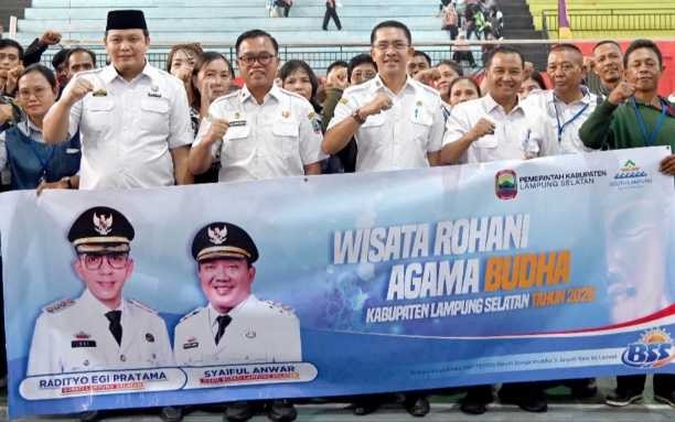 Rawat Kebinekaan Pemkab Lampung Selatan Berangkatkan 90 Peserta Wisata Rohani Lintas Agama