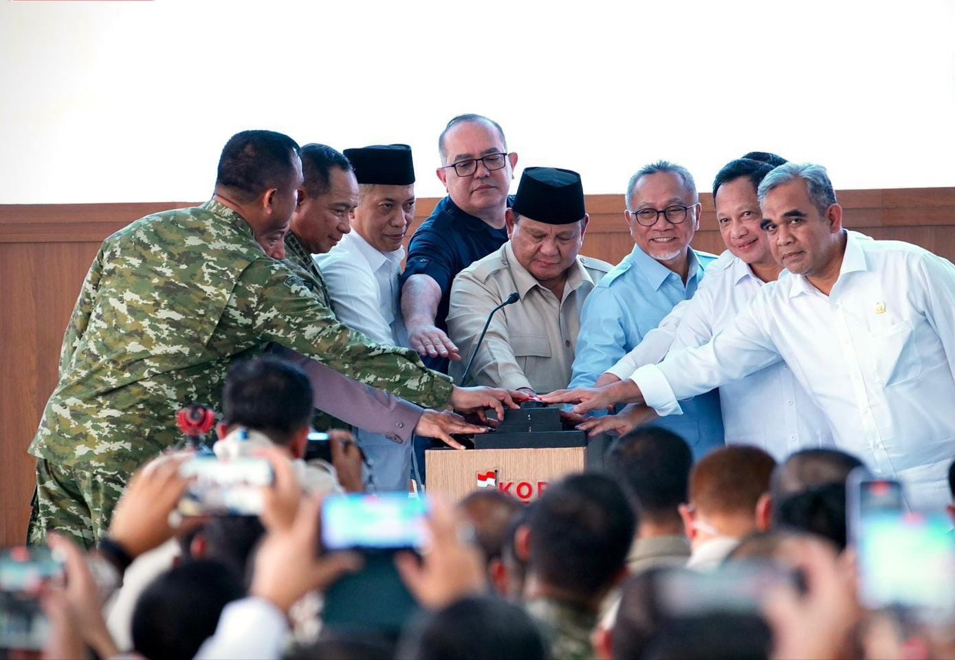Menkop Ferry Juliantono Targetkan 20.000 KDKMP Siap Operasi Agustus