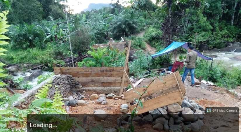 Bangunan Dana Desa 2025 di Hadangkahan Batang Natal Diduga Mangkrak, Warga Minta  Diusut