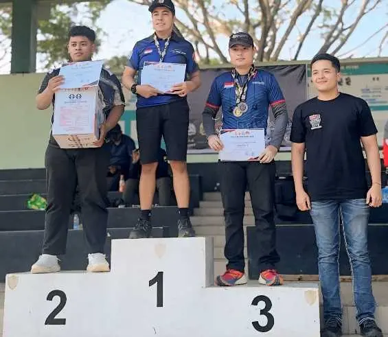 Anas Firman Adi Raih Juara I Lombak Menembak ,Kategori PCC pada Latber dan Mini Tourney IPSC  PERBAKIN Kota Malang.